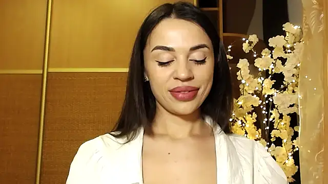 Snapshot of Mika_Gold chatting on January 10, 2025, 6:38 pm Mika Gold online show from January 10, 2025, 6:38 pm