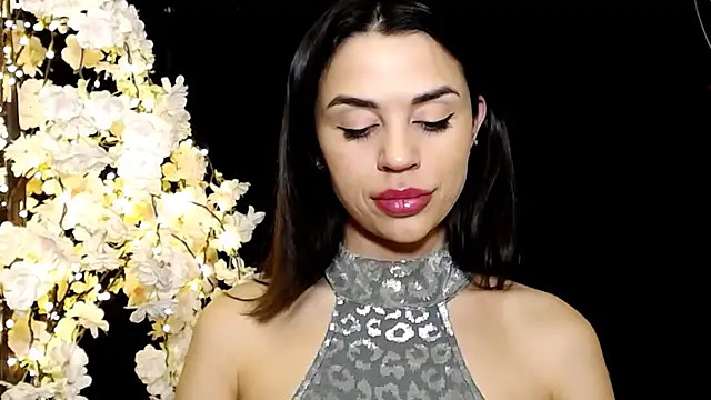 Snapshot of Mika_Gold chatting on February 13, 2025, 5:54 pm Mika Gold online show from February 13, 2025, 5:54 pm