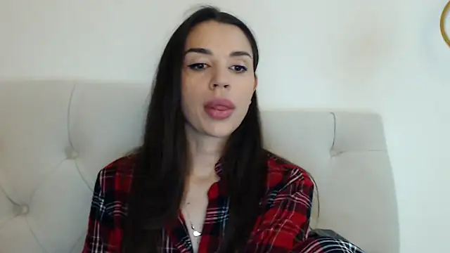 Snapshot of Mika_Gold chatting on September 27, 2025, 5:51 pm Mika Gold online show from September 27, 2025, 5:51 pm