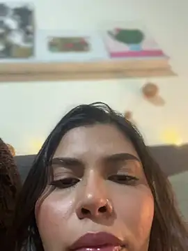 Snapshot of GigiiStone chatting on December 8, 2024, 11:51 pm GigiiStone online show from December 8, 2024, 11:51 pm