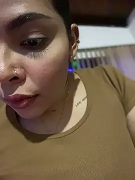 Snapshot of GigiiStone chatting on December 20, 2024, 12:30 am GigiiStone online show from December 20, 2024, 12:30 am