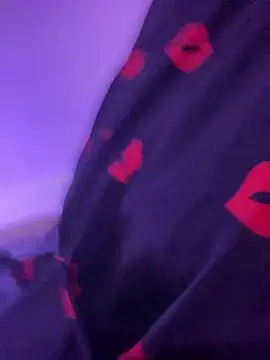 Snapshot of GigiiStone chatting on December 22, 2024, 5:23 am GigiiStone online show from December 22, 2024, 5:23 am