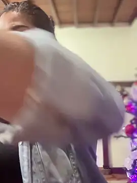 Snapshot of GigiiStone chatting on December 24, 2024, 1:49 am GigiiStone online show from December 24, 2024, 1:49 am