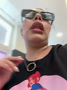 Snapshot of GigiiStone chatting on January 30, 2025, 9:14 pm GigiiStone online show from January 30, 2025, 9:14 pm