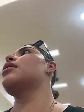 Snapshot of GigiiStone chatting on January 31, 2025, 12:17 am GigiiStone online show from January 31, 2025, 12:17 am