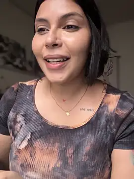 Snapshot of GigiiStone chatting on February 2, 2025, 8:08 pm GigiiStone online show from February 2, 2025, 8:08 pm