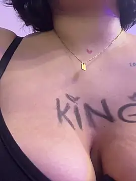 Snapshot of GigiiStone chatting on March 6, 2025, 12:43 am GigiiStone online show from March 6, 2025, 12:43 am