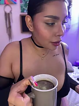 Snapshot of GigiiStone chatting on March 14, 2025, 11:00 pm GigiiStone online show from March 14, 2025, 11:00 pm