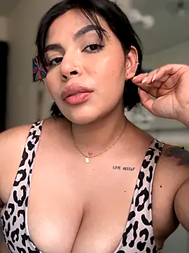 Snapshot of GigiiStone chatting on September 19, 2025, 6:08 pm GigiiStone online show from September 19, 2025, 6:08 pm