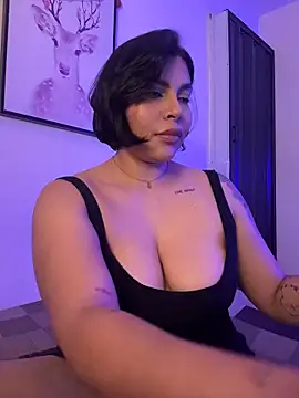 Snapshot of GigiiStone chatting on September 22, 2025, 7:49 pm GigiiStone online show from September 22, 2025, 7:49 pm