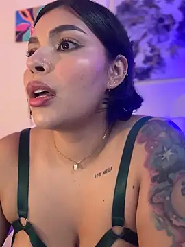 Snapshot of GigiiStone chatting on October 2, 2025, 3:41 pm GigiiStone online show from October 2, 2025, 3:41 pm