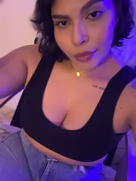 Snapshot of GigiiStone chatting on November 9, 2025, 9:57 pm GigiiStone online show from November 9, 2025, 9:57 pm