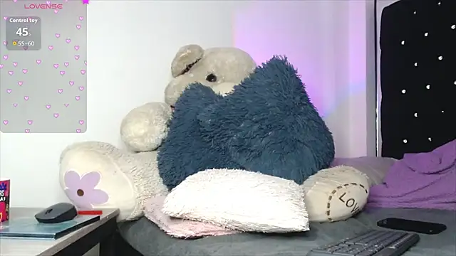 Snapshot of leonie_saanvi_ chatting on February 27, 2026, 11:21 am leonie saanvi online show from February 27, 2026, 11:21 am