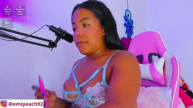 samanthaabloom online show from October 24, 2025, 12:52 am