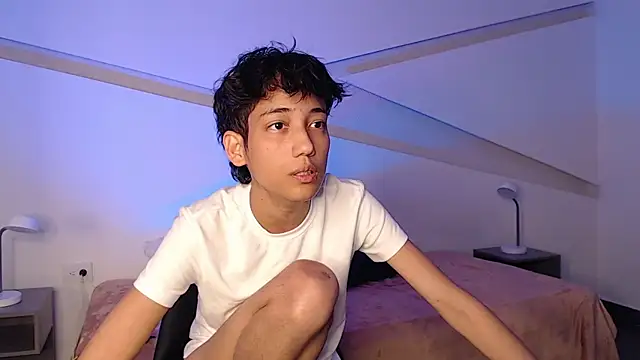 Snapshot of hot_little_bunny chatting on February 12, 2025, 11:41 pm hot little bunny online show from February 12, 2025, 11:41 pm