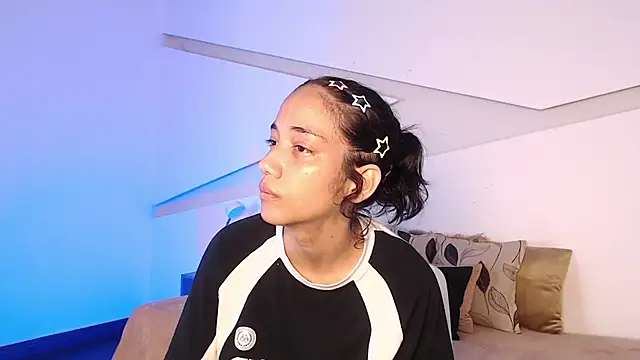 Snapshot of hot_little_bunny chatting on October 23, 2025, 8:51 pm hot little bunny online show from October 23, 2025, 8:51 pm