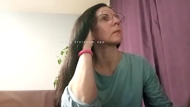 Snapshot of AlfejiRise chatting on November 21, 2025, 3:44 pm AlfejiRise online show from November 21, 2025, 3:44 pm