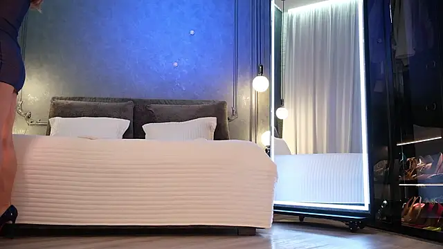 Snapshot of Rikka_Moore chatting on March 7, 2026, 11:07 am Rikka Moore online show from March 7, 2026, 11:07 am