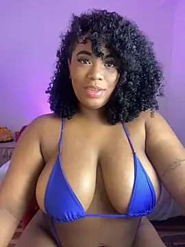 Snapshot of Tyra_Privacy chatting on October 19, 2025, 5:24 pm Tyra Privacy online show from October 19, 2025, 5:24 pm