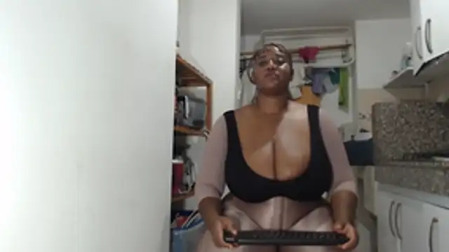 LiraRusso online show from January 11, 2026, 1:21 am