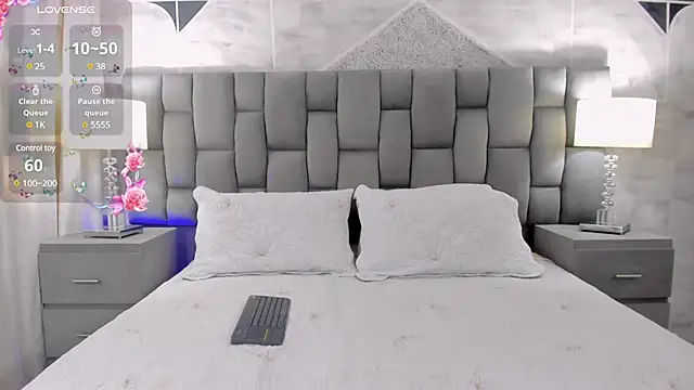 CinthiaCollins online show from December 23, 2024, 9:18 pm