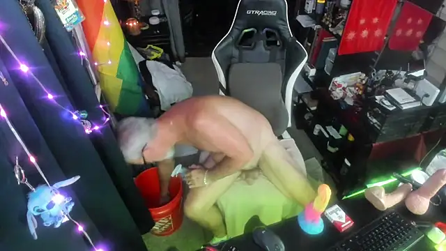 Daddysthick online show from June 27, 2026, 3:33 am