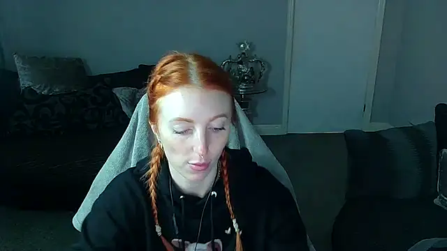 Red firesquirt online show from February 4, 2025, 2:43 pm