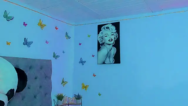 Snapshot of mabellfox chatting on December 11, 2024, 1:26 am mabellfox online show from December 11, 2024, 1:26 am