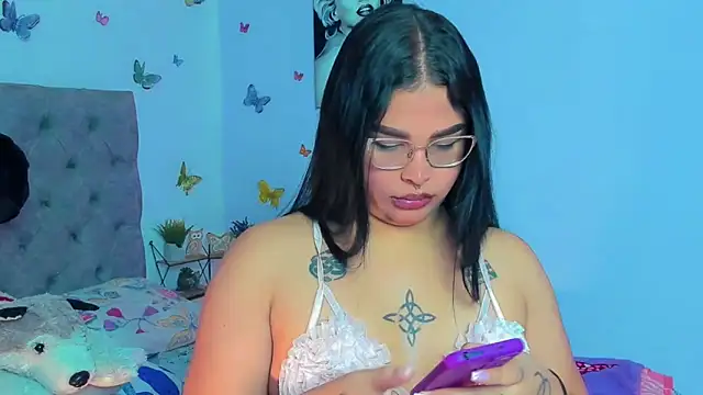 Snapshot of mabellfox chatting on December 11, 2024, 4:53 pm mabellfox online show from December 11, 2024, 4:53 pm