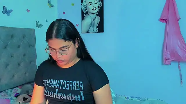 Snapshot of mabellfox chatting on December 28, 2024, 11:16 pm mabellfox online show from December 28, 2024, 11:16 pm