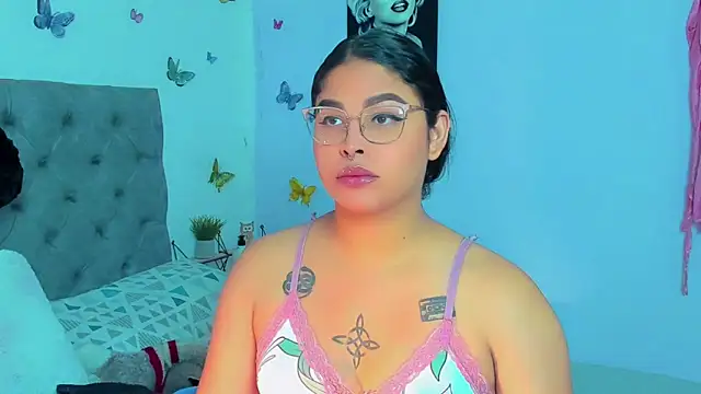 Snapshot of mabellfox chatting on January 13, 2025, 4:41 pm mabellfox online show from January 13, 2025, 4:41 pm