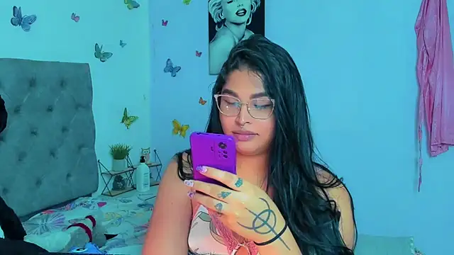 Snapshot of mabellfox chatting on January 13, 2025, 10:45 pm mabellfox online show from January 13, 2025, 10:45 pm