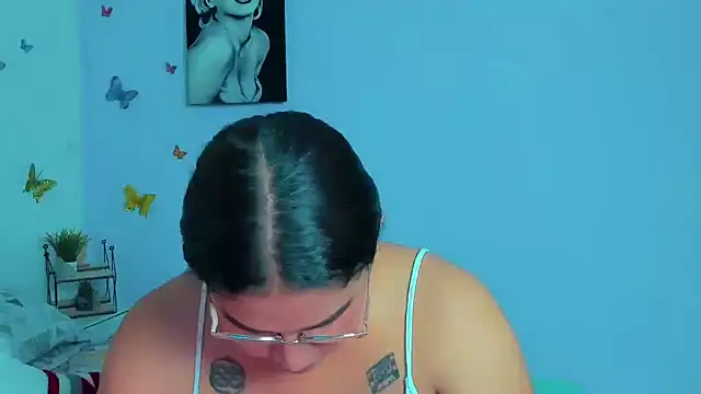 Snapshot of mabellfox chatting on January 25, 2025, 12:17 am mabellfox online show from January 25, 2025, 12:17 am