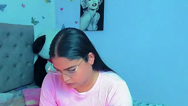 Snapshot of mabellfox chatting on February 13, 2025, 6:27 pm mabellfox online show from February 13, 2025, 6:27 pm