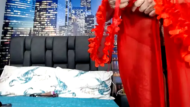 Snapshot of Lucy_mature8 chatting on February 22, 2026, 5:44 pm Lucy mature8 online show from February 22, 2026, 5:44 pm