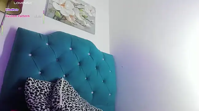 Victoria Caruso online show from March 22, 2025, 12:28 am