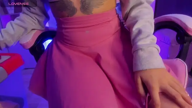 Snapshot of TiffanyBela chatting on January 31, 2025, 1:22 am TiffanyBela online show from January 31, 2025, 1:22 am