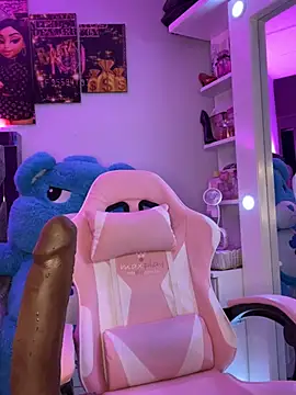 CloeeBeckam online show from January 17, 2026, 7:35 am