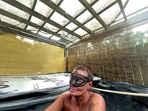 Snapshot of prainxxx22 chatting on October 10, 2025, 6:29 pm prainxxx22 online show from October 10, 2025, 6:29 pm