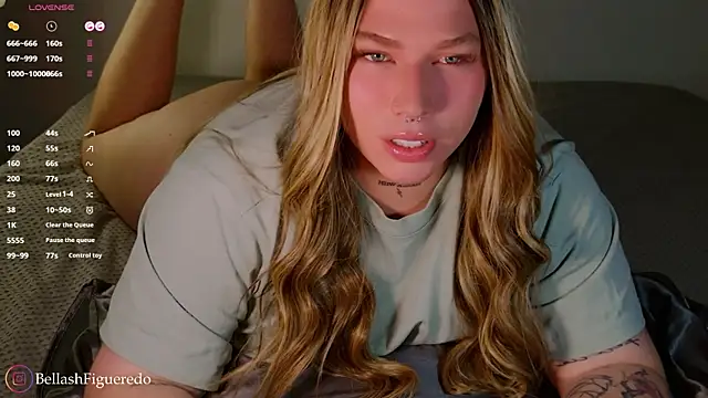 IsabellaFigueredo   online show from December 17, 2025, 11:55 pm