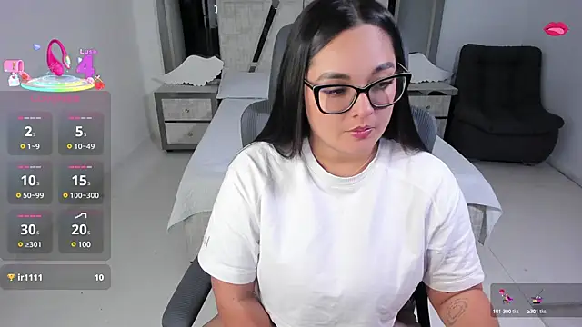 Snapshot of CelesteBrucee chatting on March 3, 2025, 11:56 pm CelesteBrucee online show from March 3, 2025, 11:56 pm