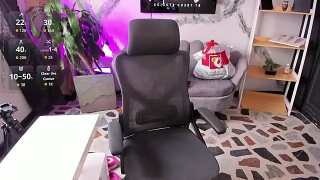 CelesteBrucee online show from February 21, 2026, 9:27 pm