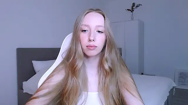 Luna insniity online show from November 29, 2025, 8:12 pm