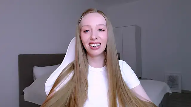 Luna insniity online show from February 8, 2026, 8:23 pm