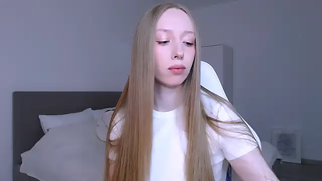 Luna insniity online show from March 17, 2026, 9:07 pm