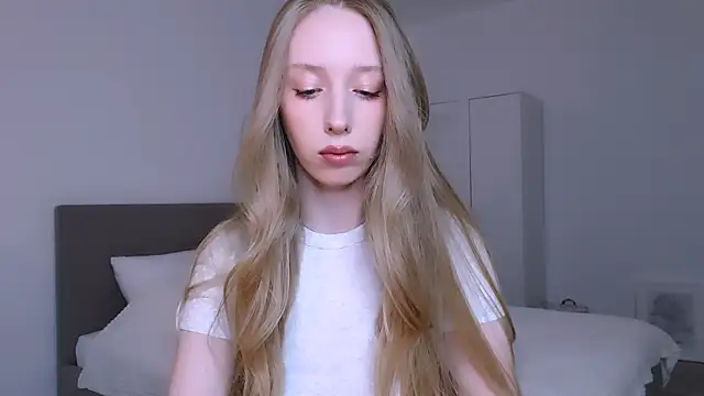 Luna insniity online show from March 26, 2026, 9:42 pm