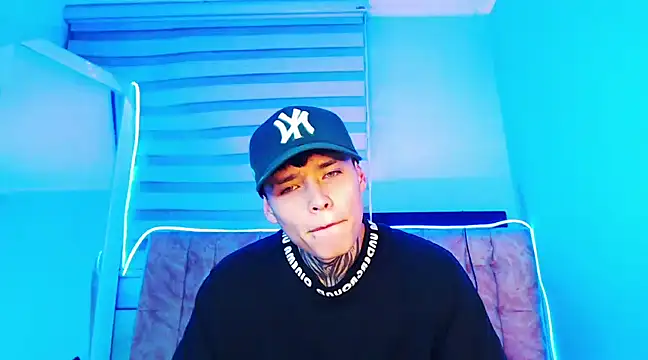 Snapshot of _justinmoon2 chatting on March 20, 2025, 5:57 am justinmoon2 online show from March 20, 2025, 5:57 am