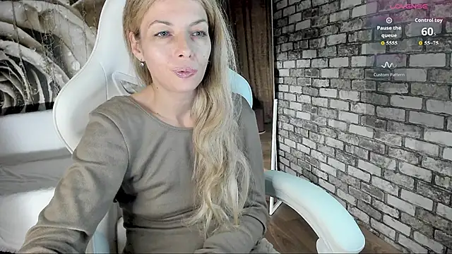 Eva Melow online show from December 22, 2025, 12:29 am