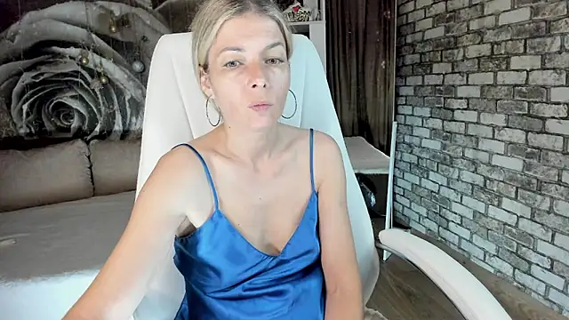 Eva Melow online show from June 14, 2026, 2:30 pm