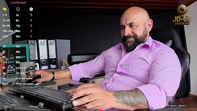 Snapshot of JD-69 chatting on October 28, 2025, 5:48 pm JD-69 online show from October 28, 2025, 5:48 pm